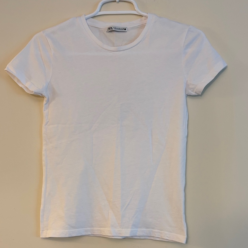 3 for $25! Zara Women’s‎ White Short Sleeve Basic Tee, size XS